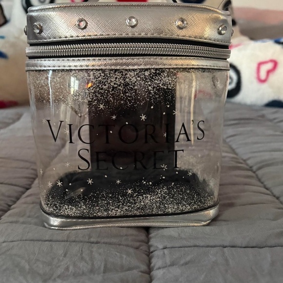 Victoria's Secret Handbags - Victoria’s Secret Makeup Bag